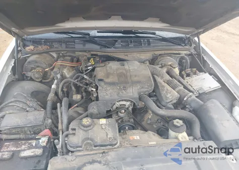 2010 Mercury Grand Marquis Ls (Fleet Only) from USA, damaged, VIN 2MEBM7FV2AX636428